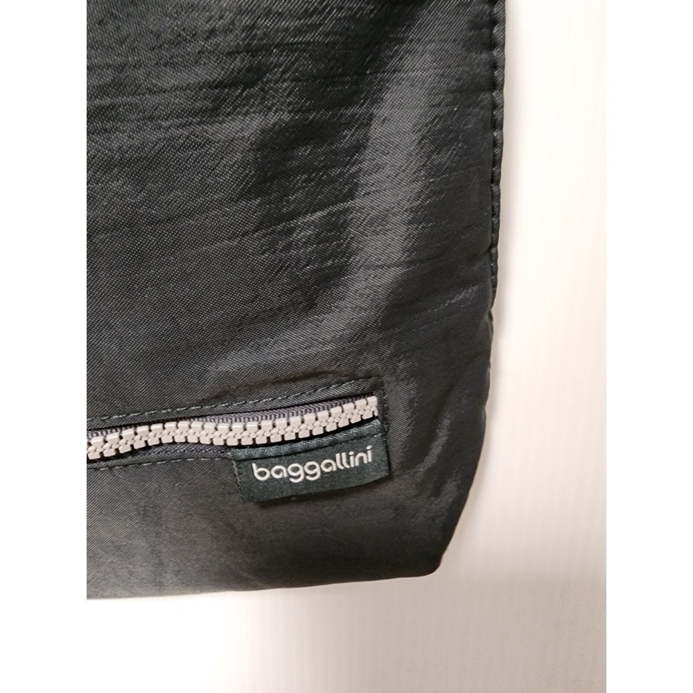 Baggallini Gray Crossbody Shoulder Bag 9" x 12" Nylon 4 Zip Purse Adjustable - Picture 3 of 6